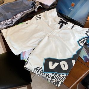 Volcom board shorts size 36